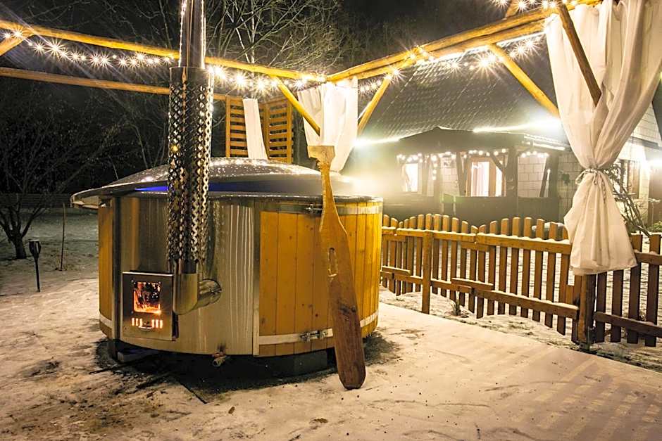 Ranczo w lesie - domki z jacuzzi