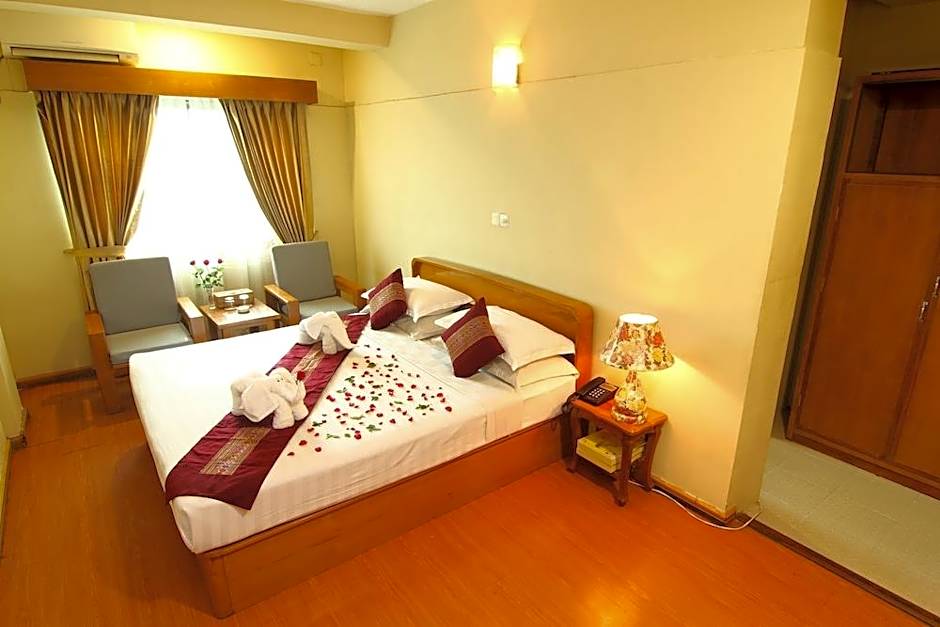Shwe Htee Hotel