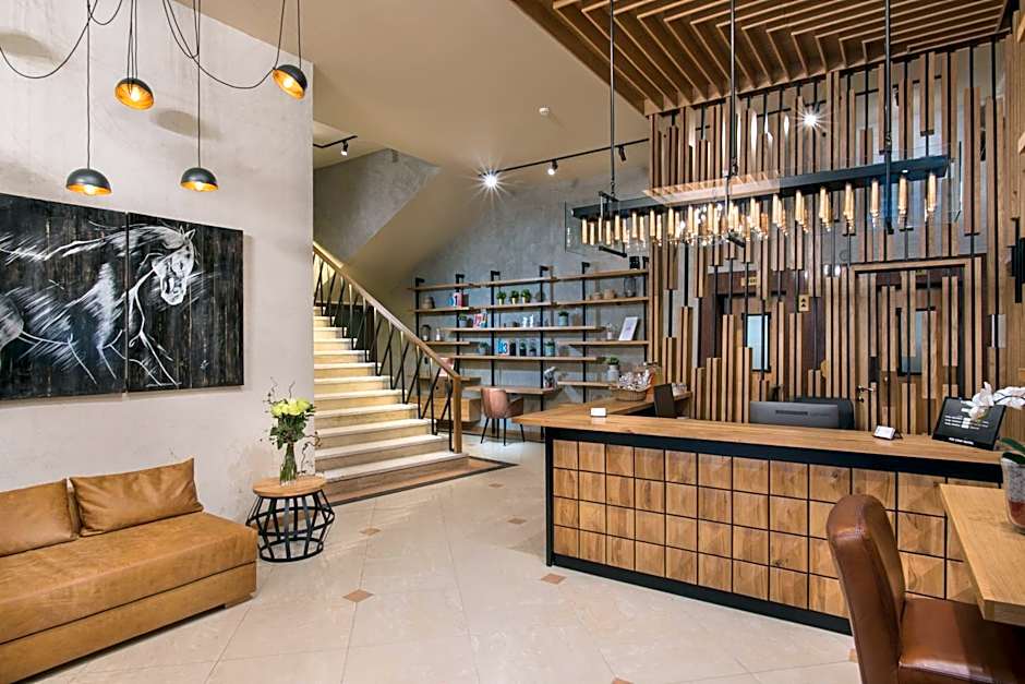 THE STAY Boutique Hotel Central Square - Free Compliments - Free Wi-Fi - TOP LOCATION - Nearby Paid Parking