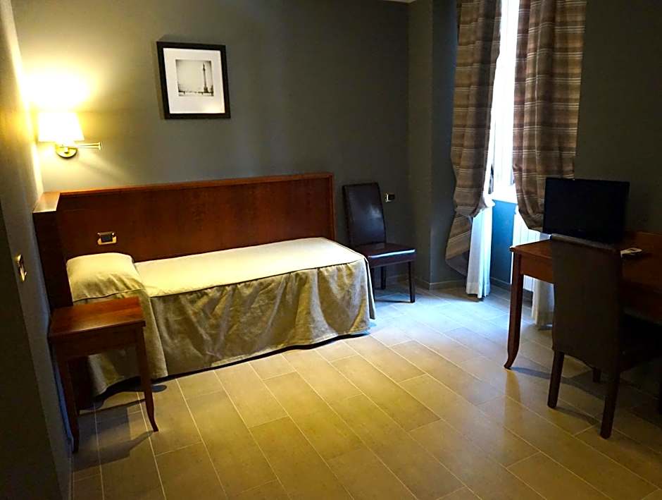 Photo 1 of 7 of Triple Room