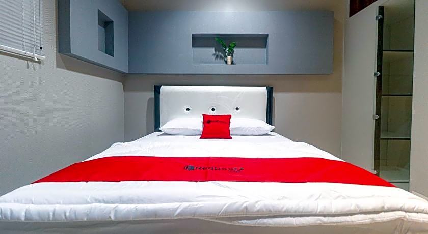 RedDoorz near Kebon Jeruk Jakarta