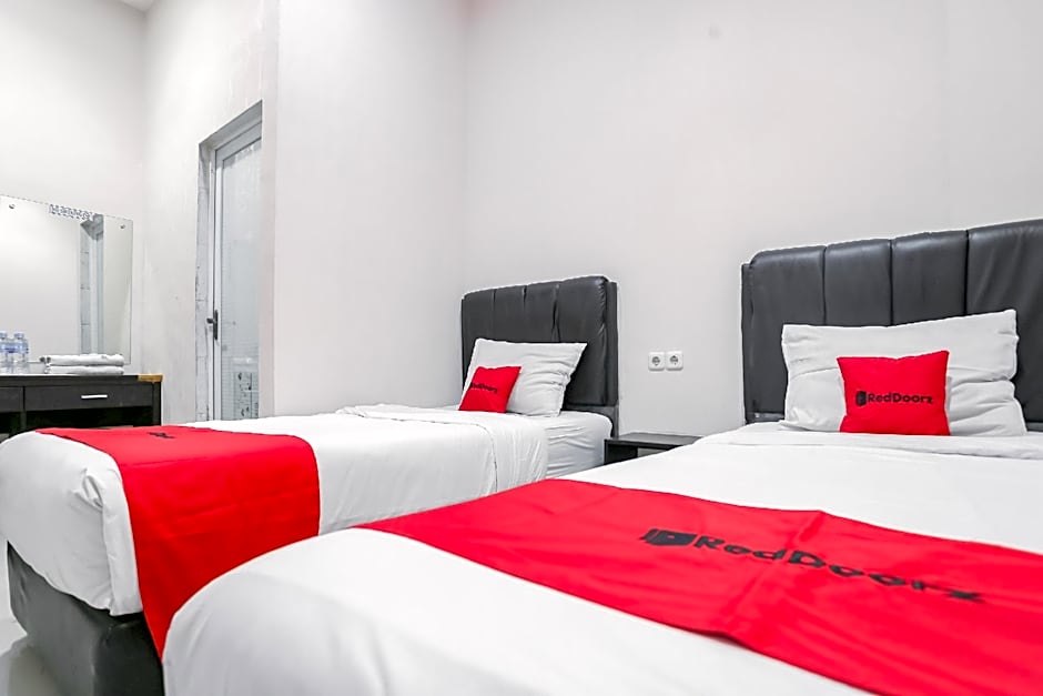 RedDoorz @ Seindo Hotel Medan