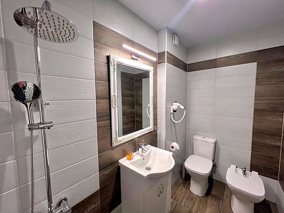 Хотел Антик