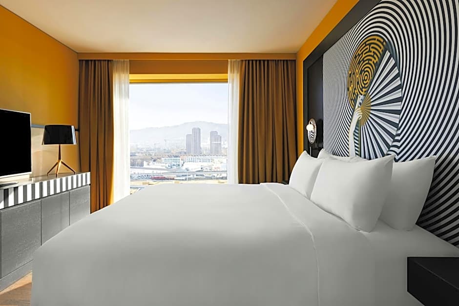 Renaissance by Marriott Zurich Tower Hotel
