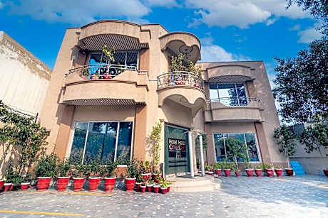 Hotel One Lalazar Multan