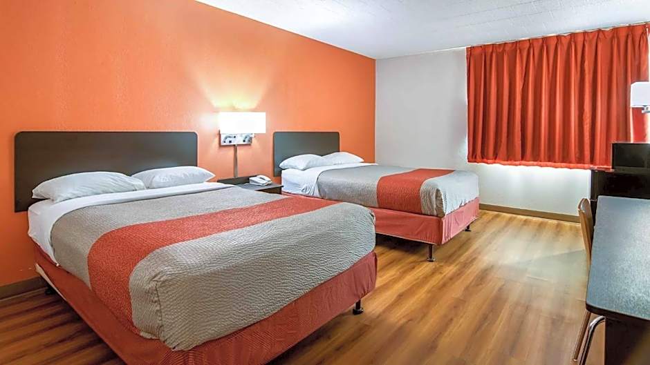 Motel 6-New Stanton, PA