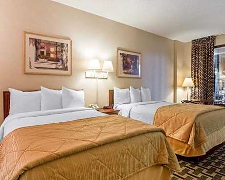 2 Double Beds, Smoking