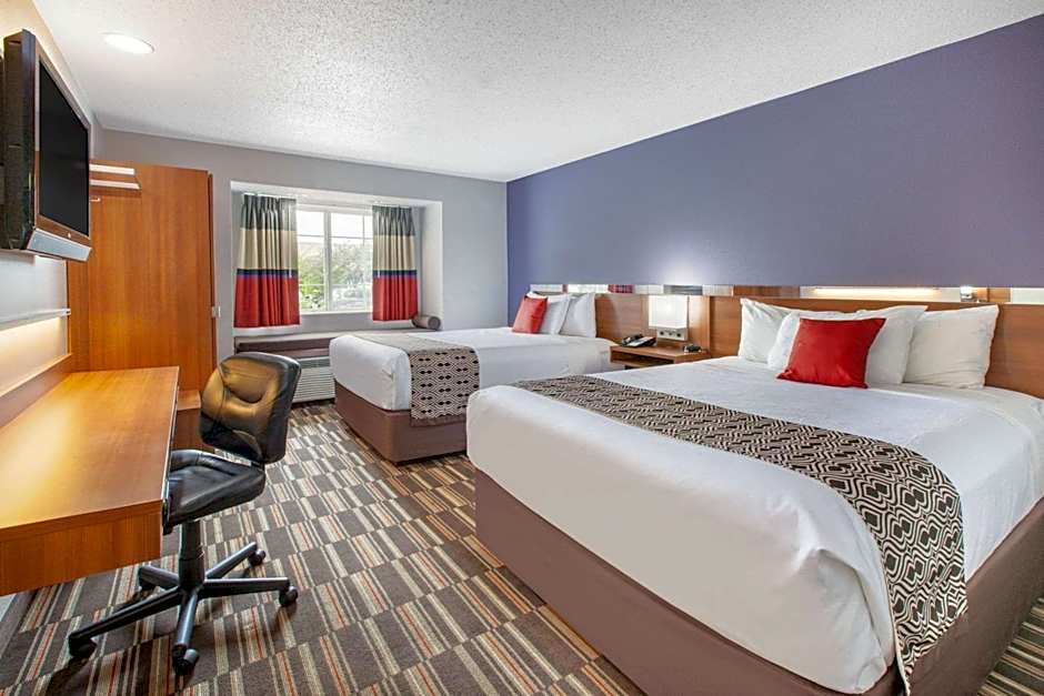 Microtel Inn & Suites by Wyndham Pittsburgh Airport