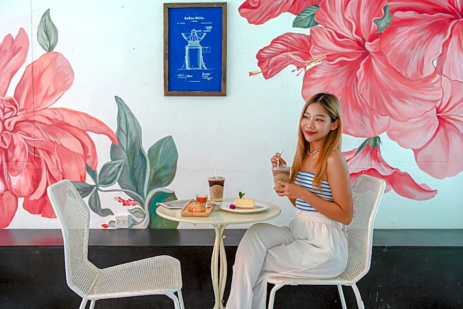 Sidewalk Boutique Hotel