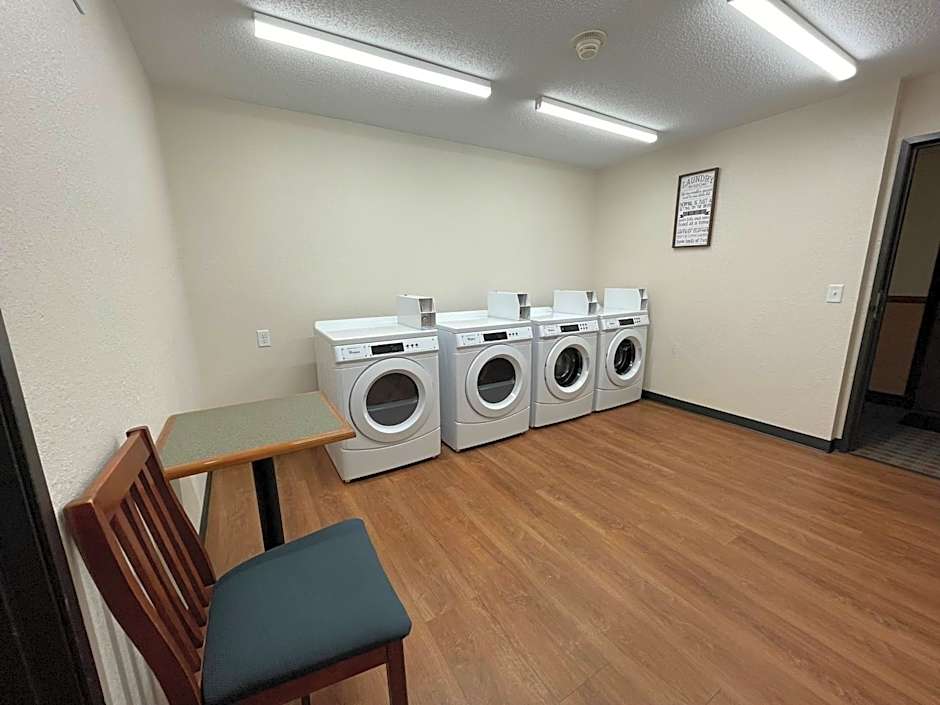 Super 8 by Wyndham Bemidji MN