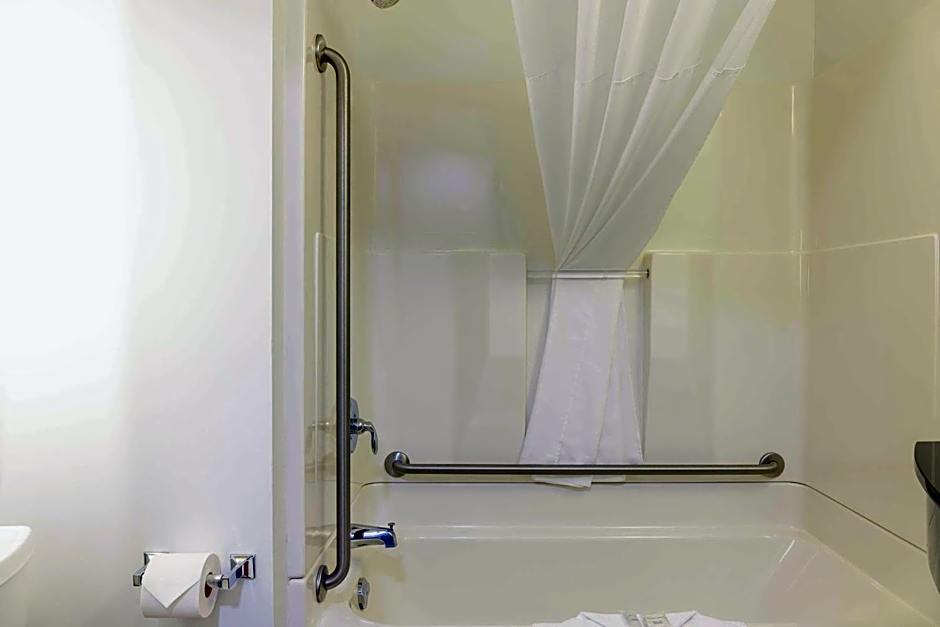 Motel 6-Swift Current, SK