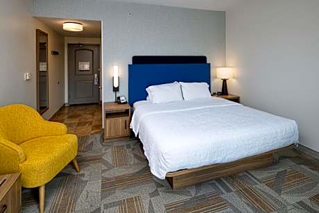 King Room with King Bed - Non-Smoking