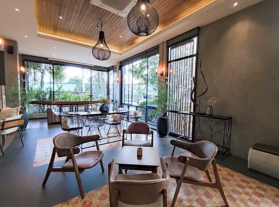 Amphawa Na Non Hotel & Spa