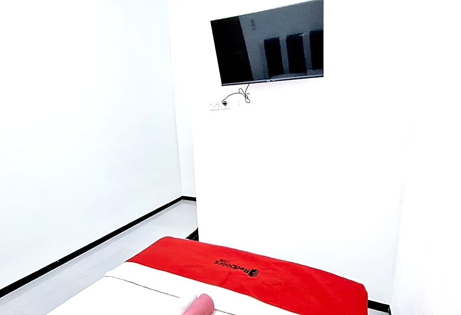 RedDoorz at Queen Asri Premium