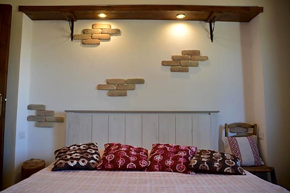 Photo 1 of 15 of Triple Room with Private Bathroom