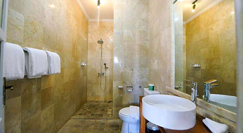 Bali Court Hotel & Apartment