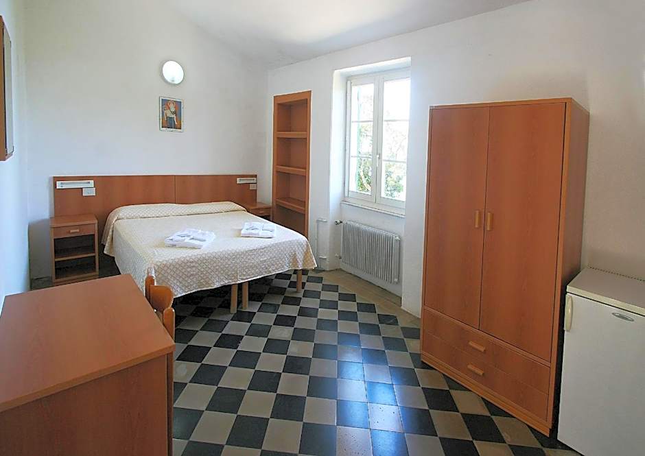 Santuario NS Soviore Cinque Terre