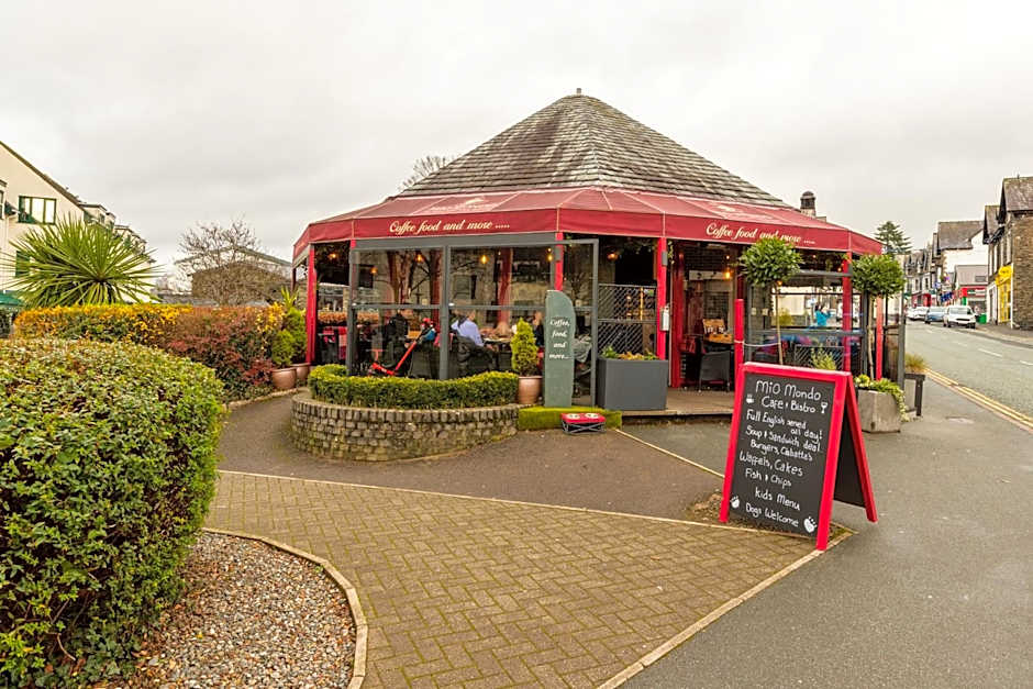 Holly Lodge Guest House with FREE off site health club