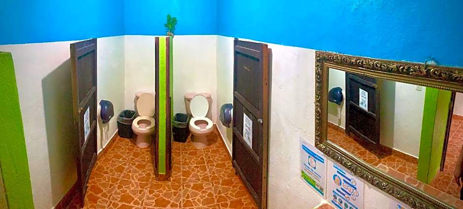 Yaxche Centro Hostal y Camping