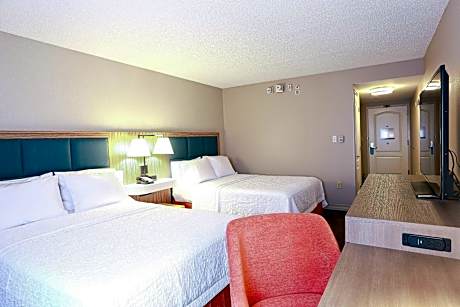 Room with Two Queen Beds - Non-Smoking