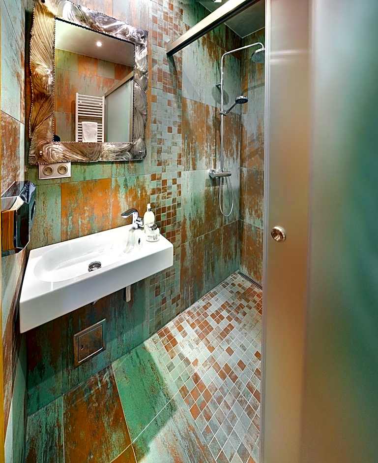 Noc na Chopku, Rotunda