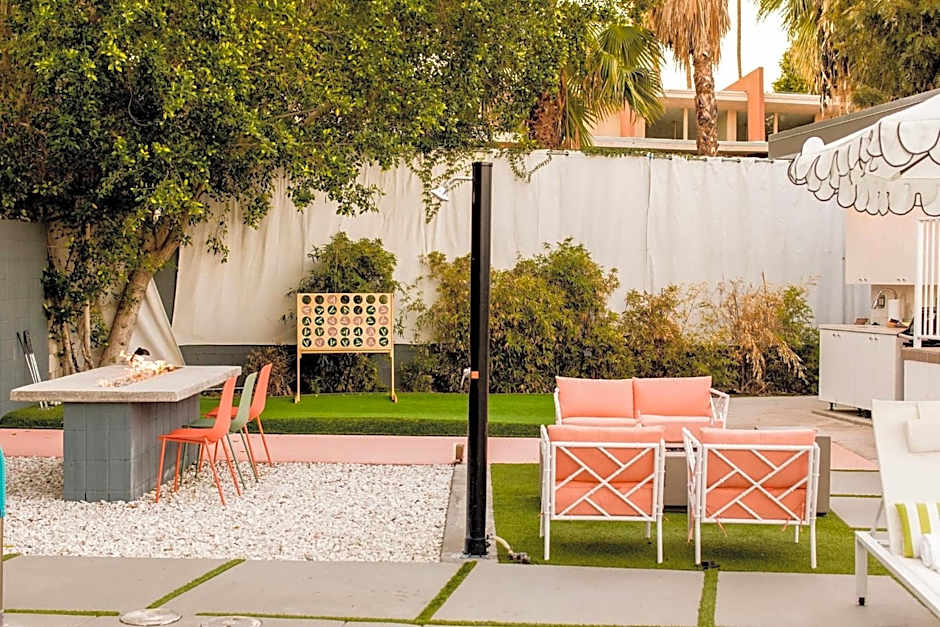 The Wesley by AvantStay Mid-Century Modern Oasis with Pool