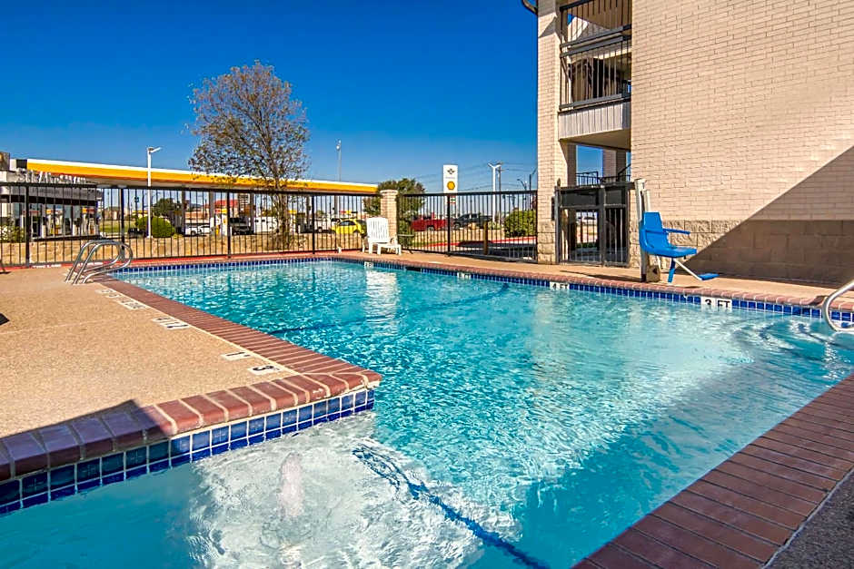 Quality Inn & Suites Weatherford