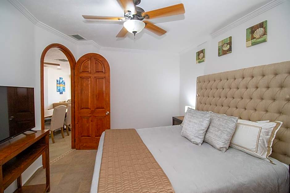 Casa Blanca Golf Villas