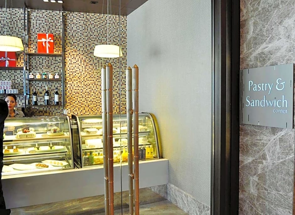 Crimson Hotel Filinvest City Manila