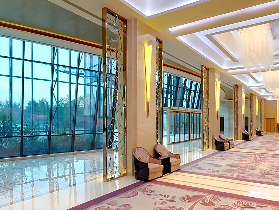Sheraton Changchun Jingyuetan Hotel