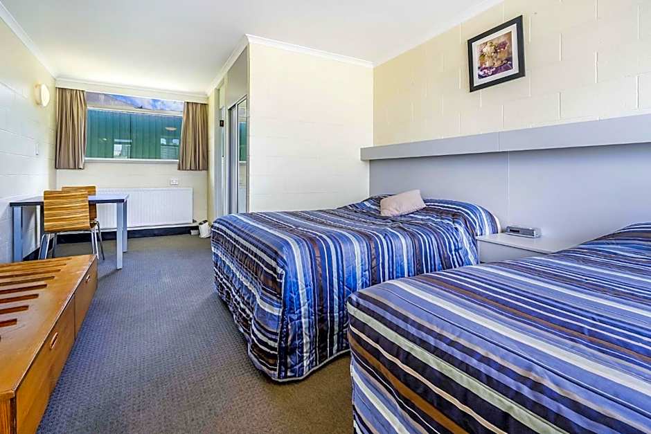 Top of the Town Hotel Motel