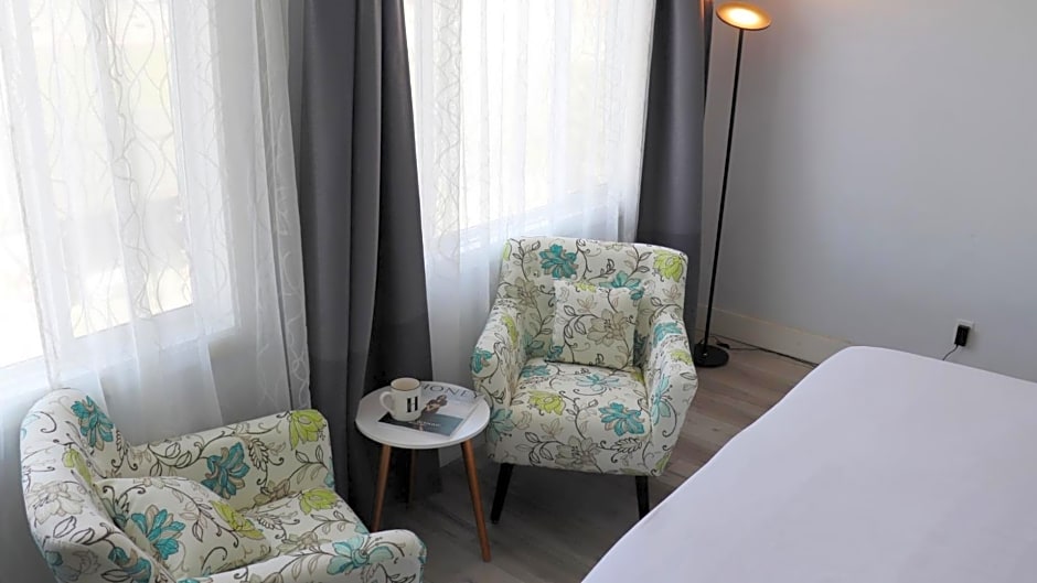 Hometel Suites