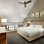 DoubleTree Suites by Hilton Hotel Boston - Cambridge