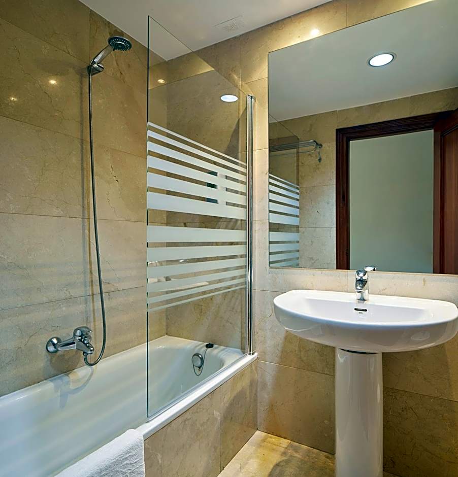 Hotel Logroño Avda de Madrid 25