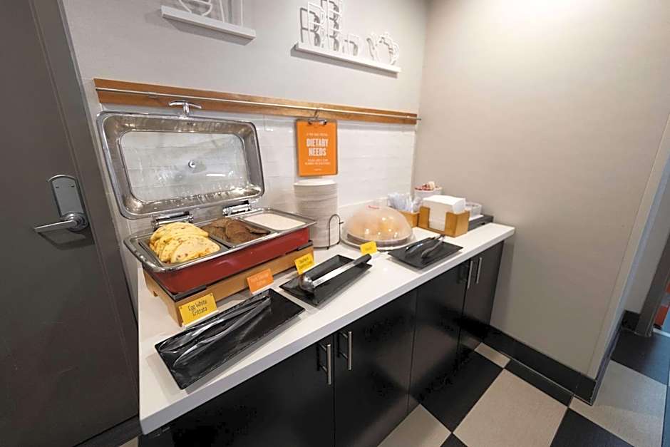 Hampton Inn & Suites DuPont