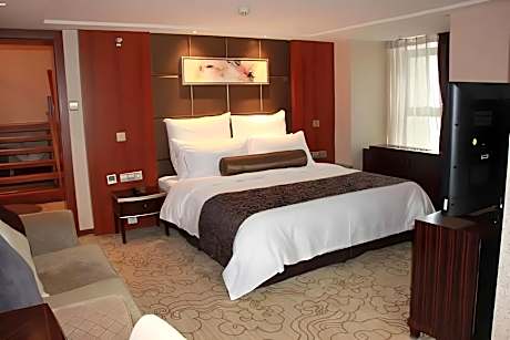 Suite - 1 King Bed, Loft, Deluxe, Nonsmoking, 2 Bathrooms