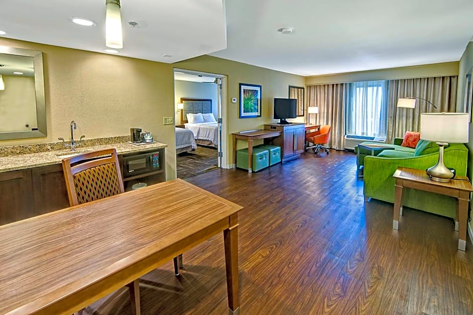 Hampton Inn and Suites Asheville Airport