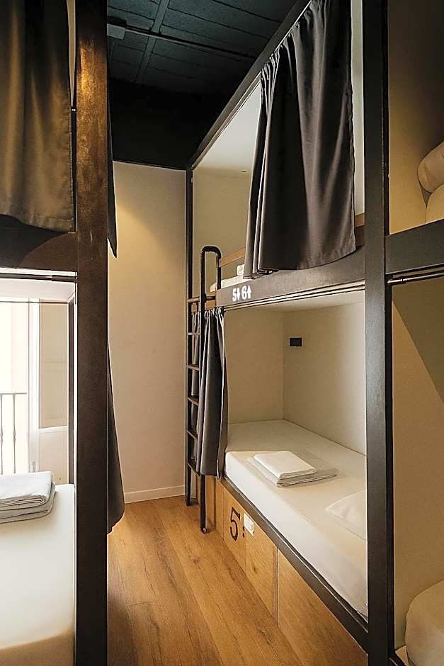 Black Swan Hostel Sevilla