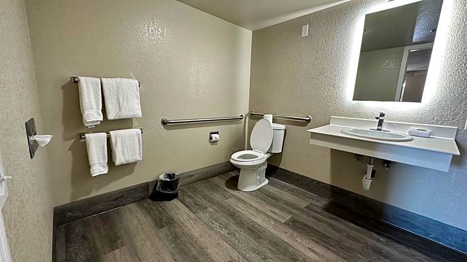 Days Inn by Wyndham San Diego Vista