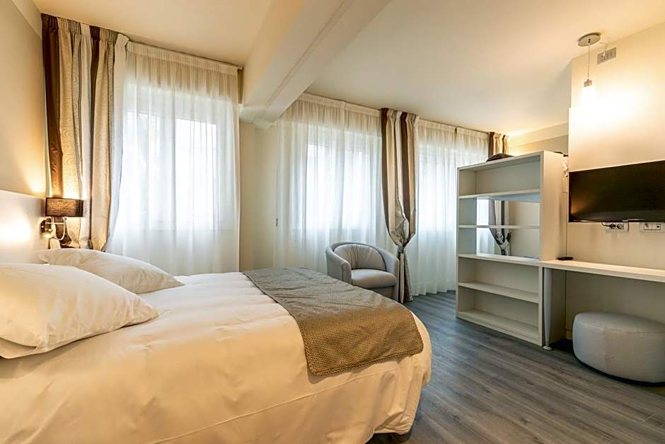 La Dolce Vita Hotel