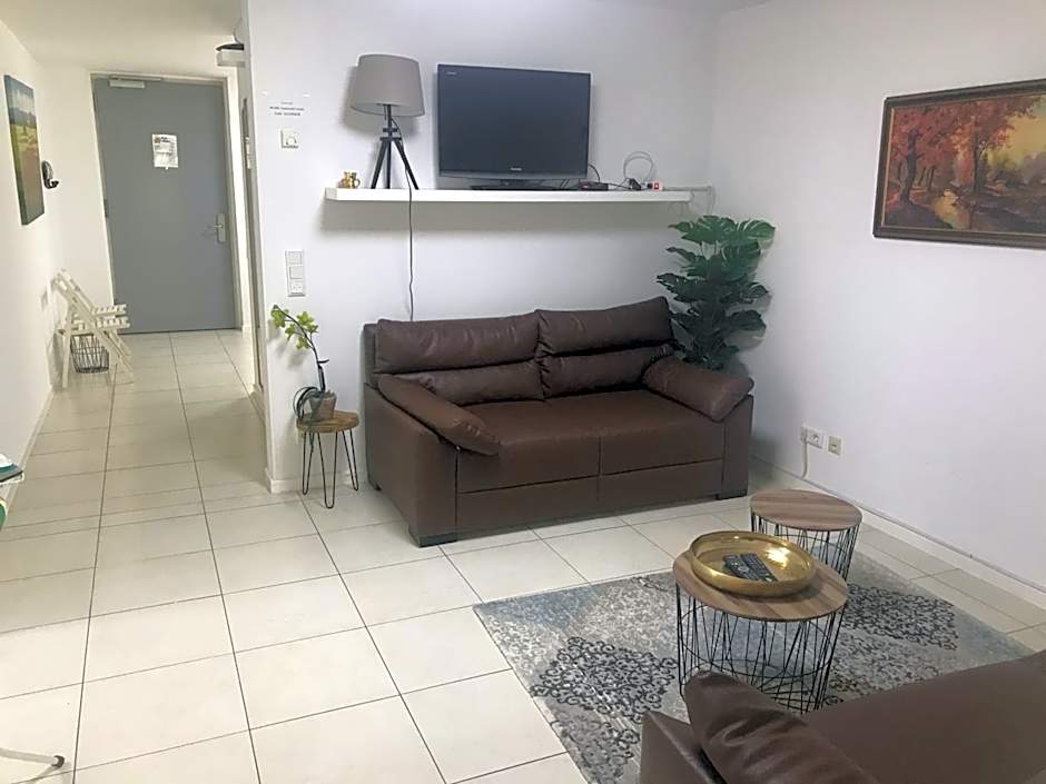 Baynunah Suites Aparthotel