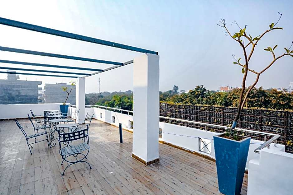 FabHotel Golf Luxury – Gurgaon, NY