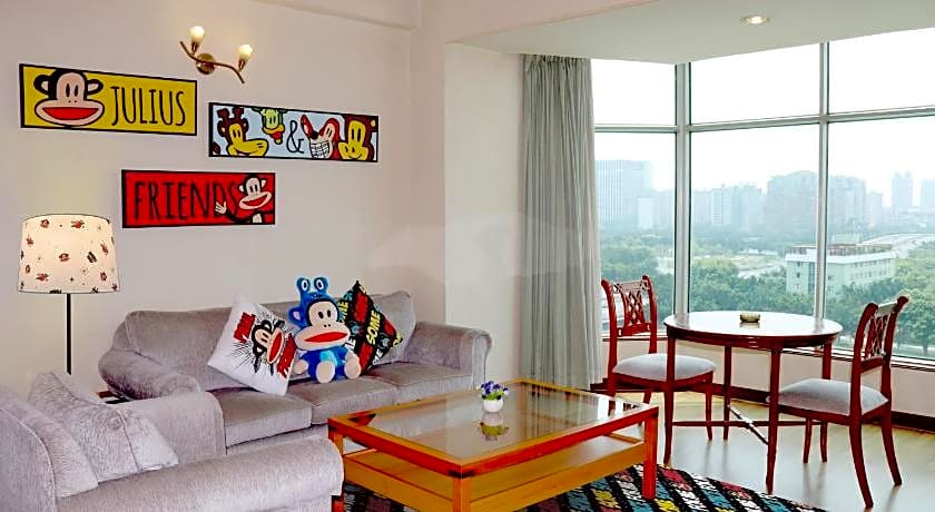 Ramada Pearl