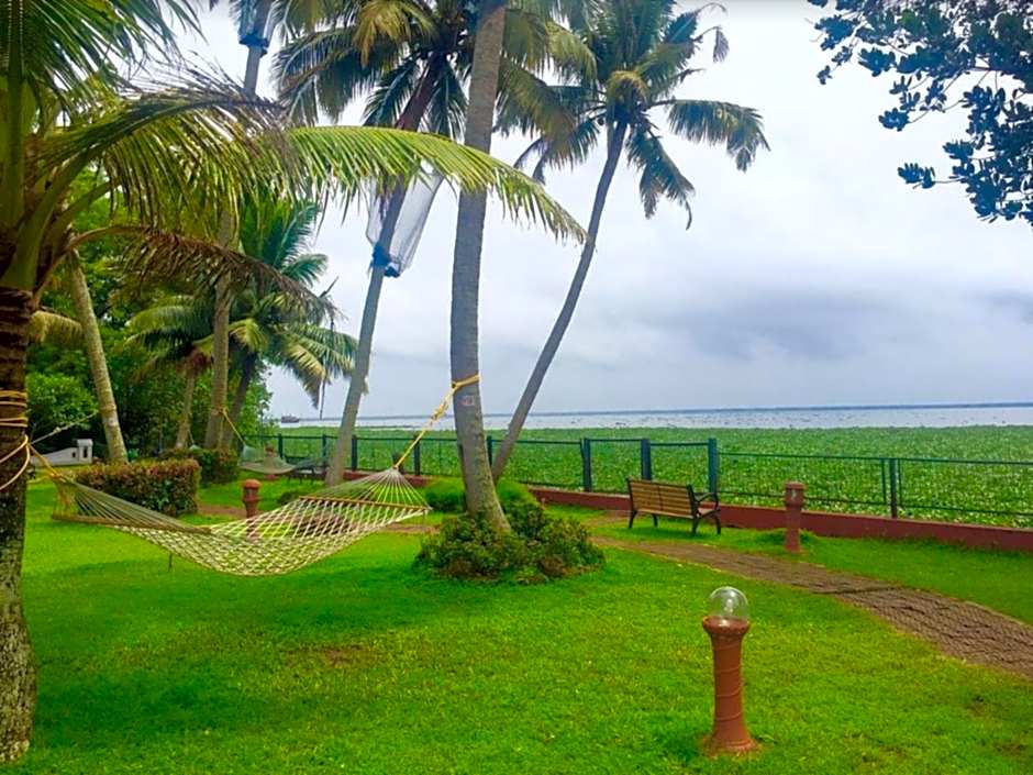 Abad Whispering Palms Kumarakom Hotel