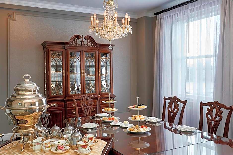 The Hotel Saskatchewan, Autograph Collection by Marriott