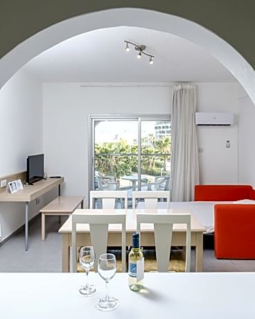 Deluxe Apartment with Terrace