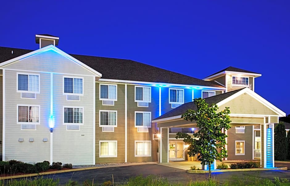 Holiday Inn Express & Suites New Buffalo, MI by IHG