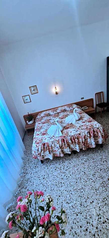 Hotel Dora