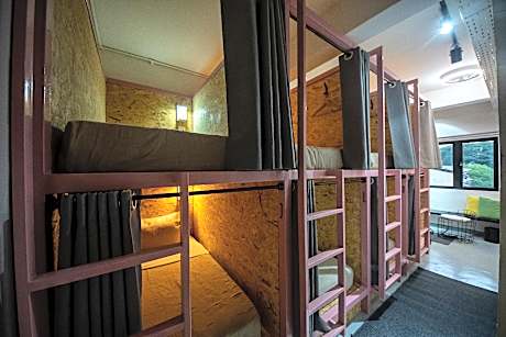 1 Person in Dormitory - Mixed