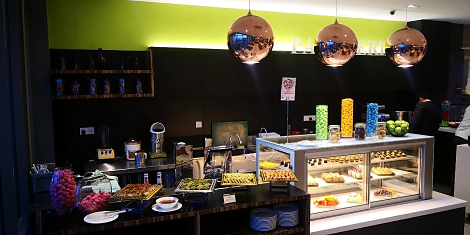 Casuarina@Meru Hotel